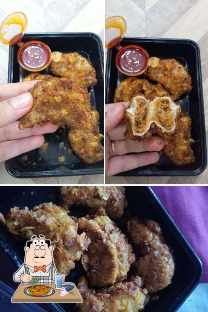 Chicken wings at Momo Guy