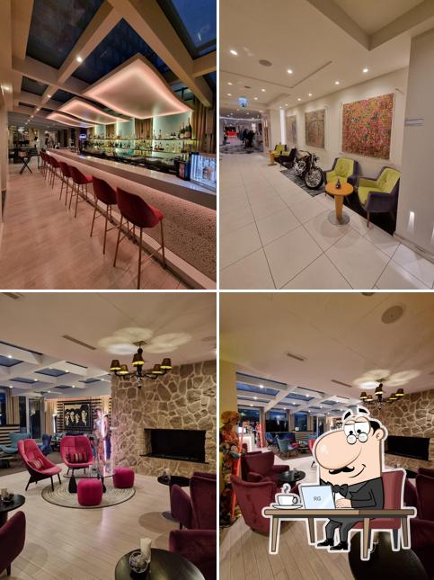 Siediti a un tavolo di Hotel N’vy