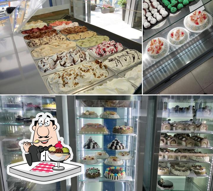 Oscar Cafè serve un'ampia selezione di dessert