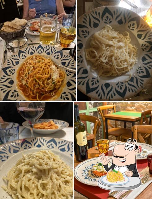 Spaghetti alla carbonara al Osteria del Grillo al Pantheon