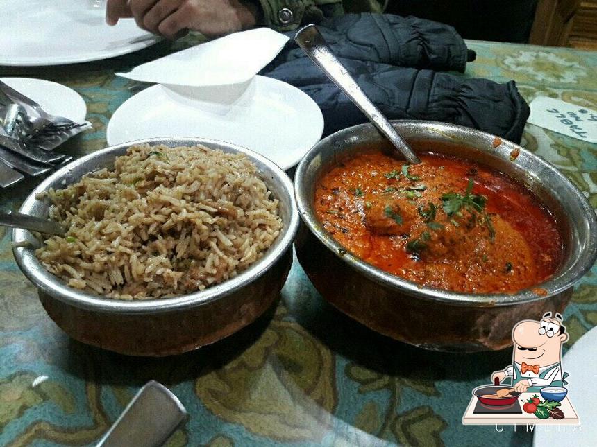 Chicken curry at Hotel Paradise And Restaurant