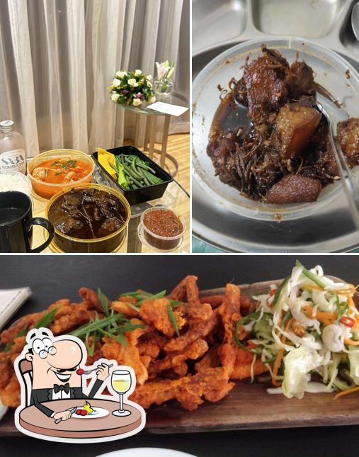 Food at Naga Belly