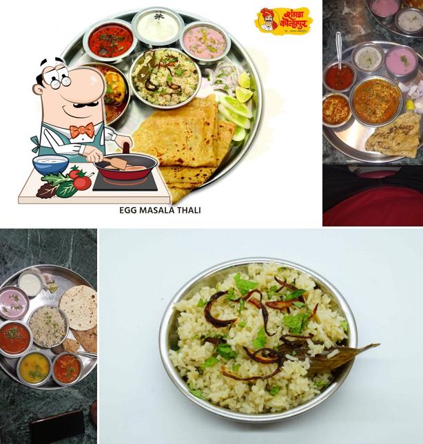 Chicken curry at Rangadaa Kolhapur _family restaurant (रांगडा कोल्हापुर )....chav assal kolhapuri!!