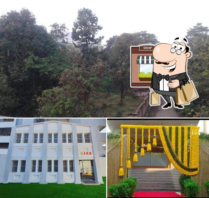 The exterior of Hotel Ojas