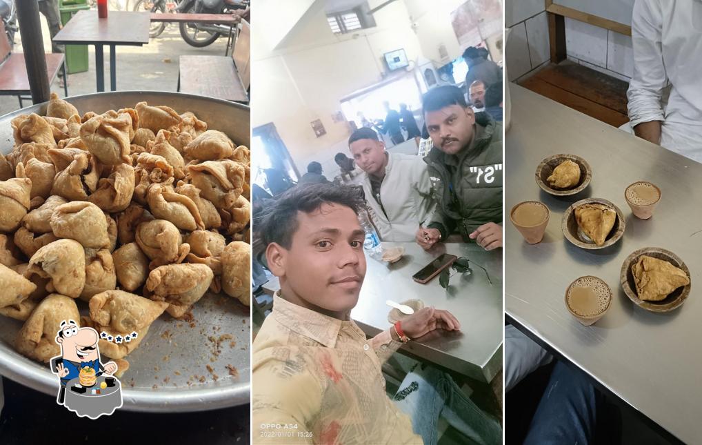 Food at Neeraj Samosa