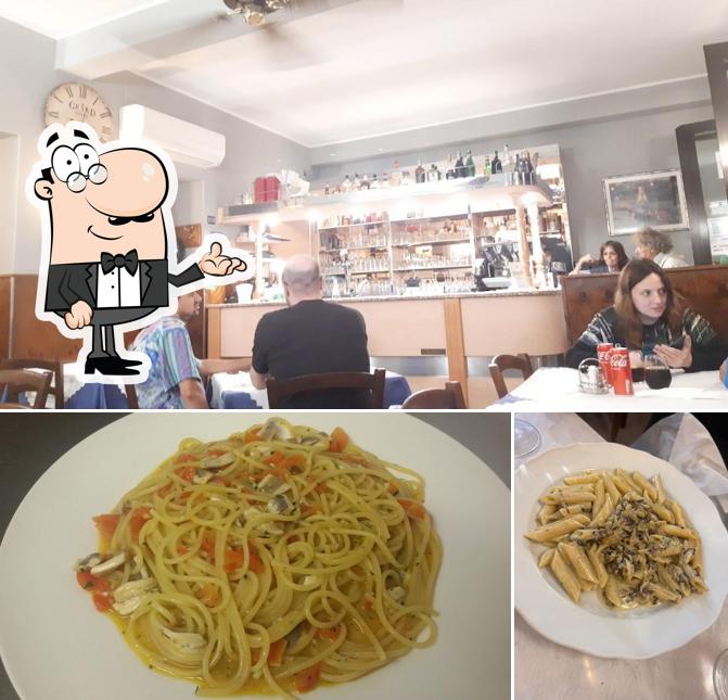 La immagine di interni e cibo da 2001