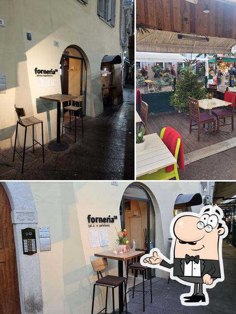 Siediti a un tavolo di forneria38