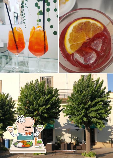 Guarda la foto che presenta la cibo e esterno di Bar La Villa