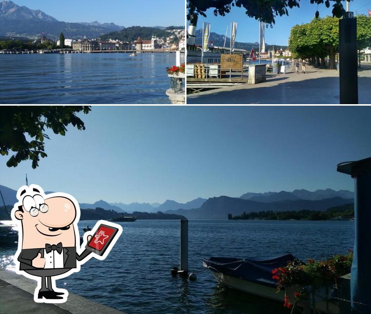 Goditi la vista dall'area esterna di Café César