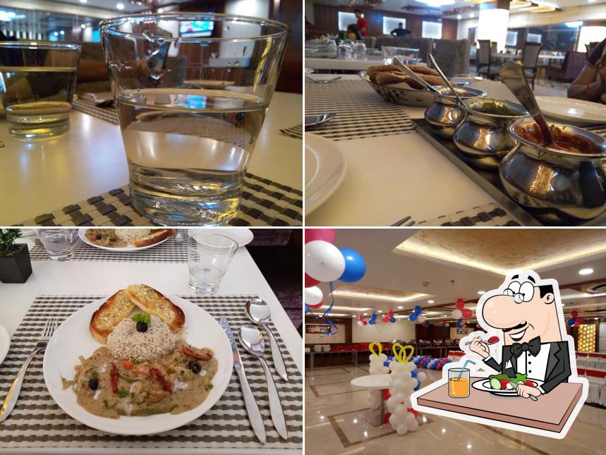 Food at Makhan Handi Restaurant (Hotel Tridev)