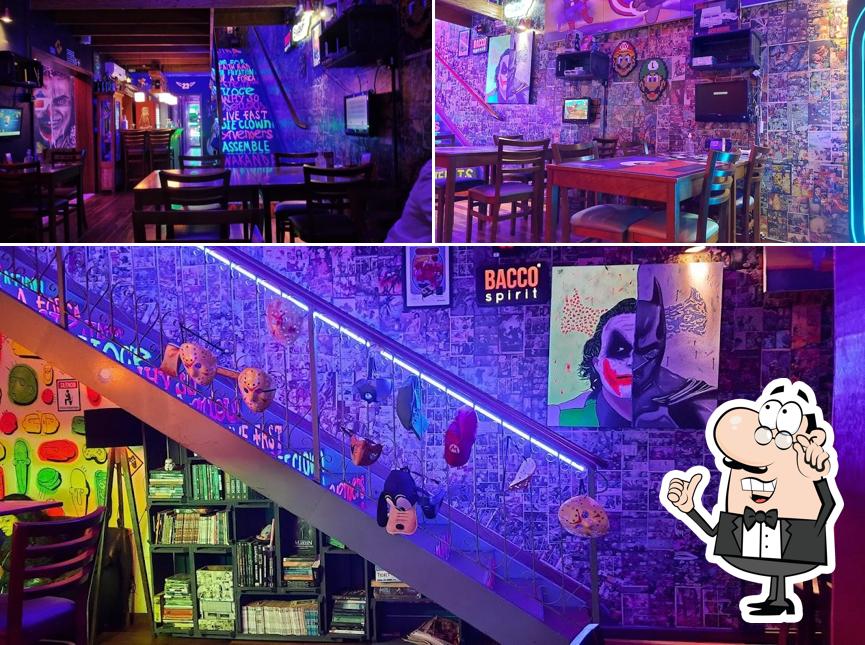 O interior do Geek Burguer
