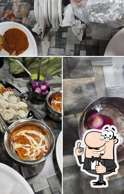 Look at the pic of Hindon Veg restaurant