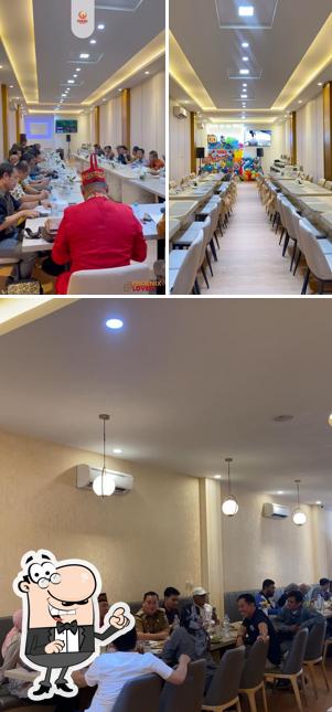 The interior of Phoenix Resto