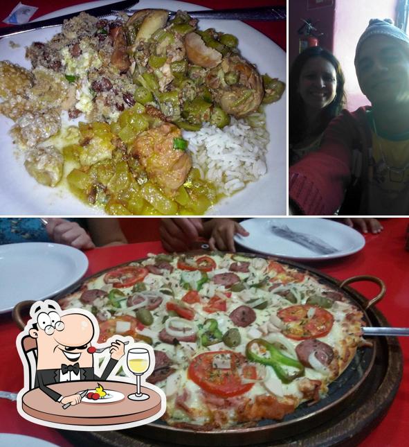 Comida em Forno de Barro