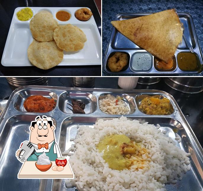 Aarya Veg Restaurant serves a selection of sweet dishes