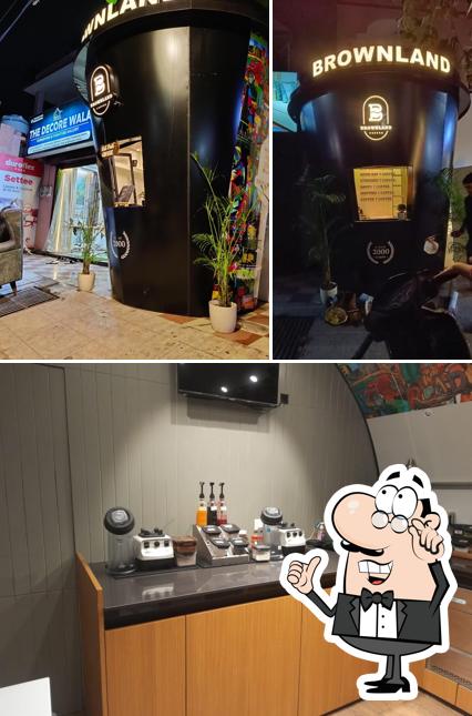 Check out how Brownland Coffee looks inside