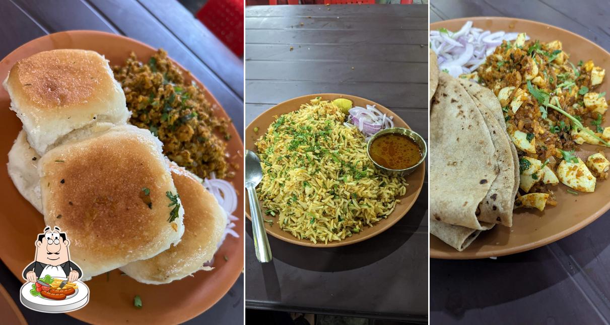 Food at Famous Anda Bhurji