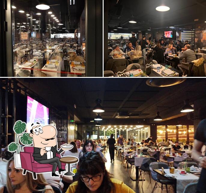 Gli interni di Pizzeria JAMM Vercelli