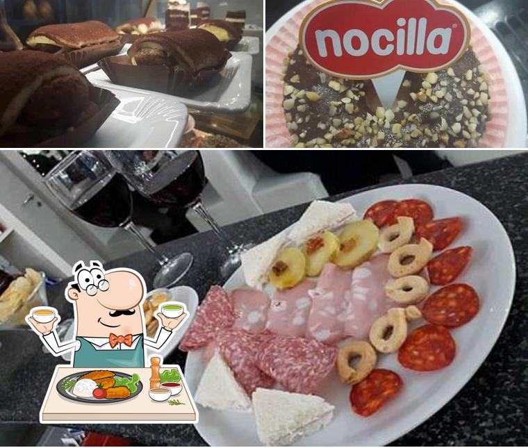 Platti al Cronos Cafe'