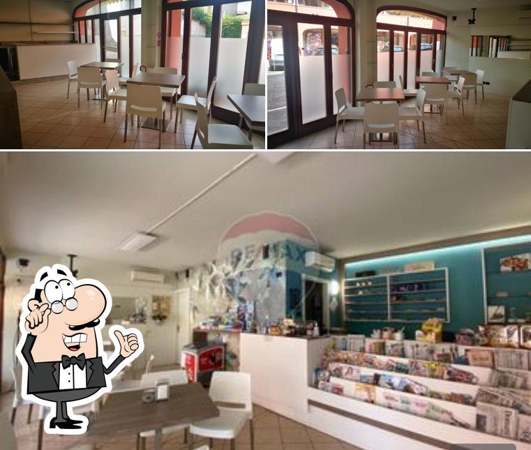 Siediti a un tavolo di Bar La Piazzetta