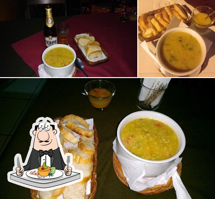 Comida em Restaurante Flor de Lis
