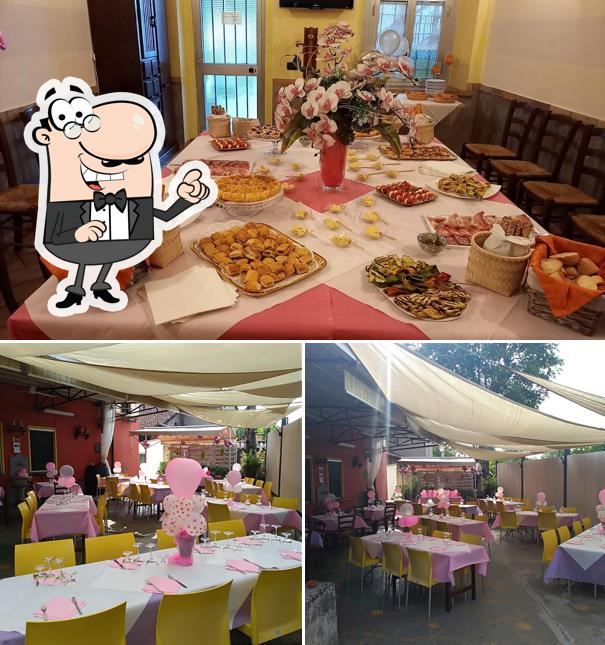 Siediti a un tavolo di Bar trattoria Stati Uniti