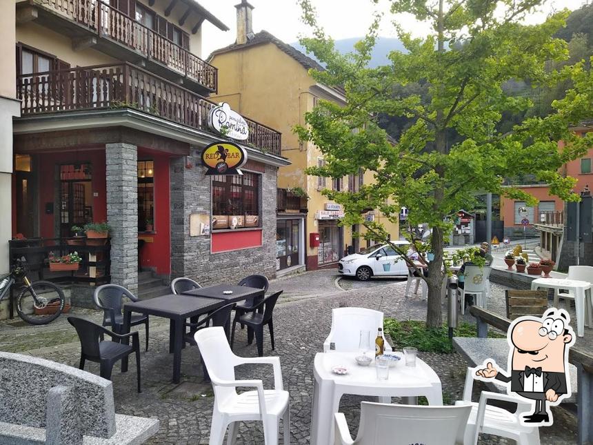 Gli interni di Red Bar