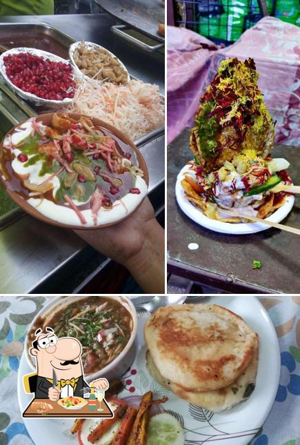 Food at Ram Chaat Bhandar (Ambala wale)