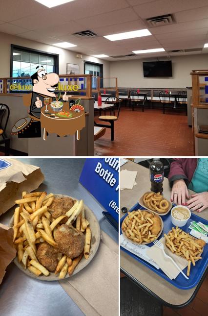 Voici la photo affichant la nourriture et intérieur sur Deluxe French Fries