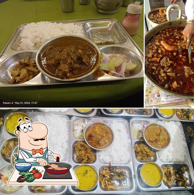 Chicken curry at SRI GANESH JI LINE HOTEL AND RESTAURANT