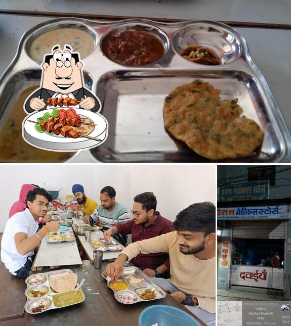 Food at Rounak Tiffin Center