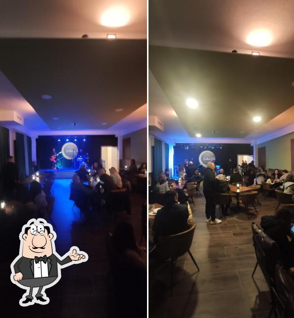 Dai un'occhiata agli interni di Carlino Cafè - Ciro Savarese Pizzeria Napoletana
