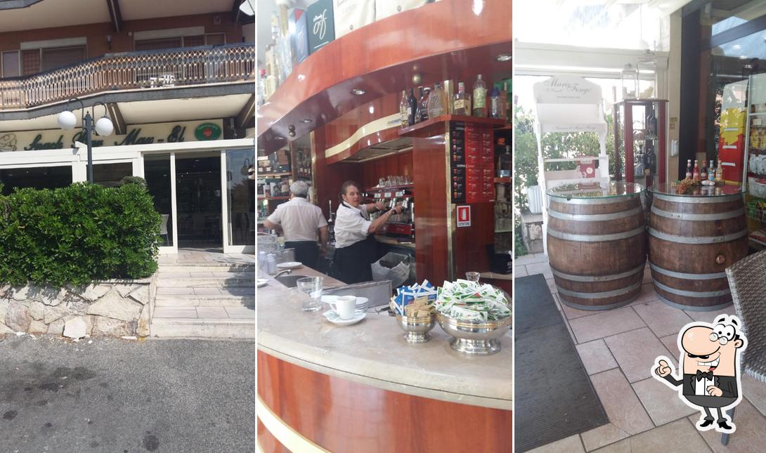 Gli interni di Bar Max-El