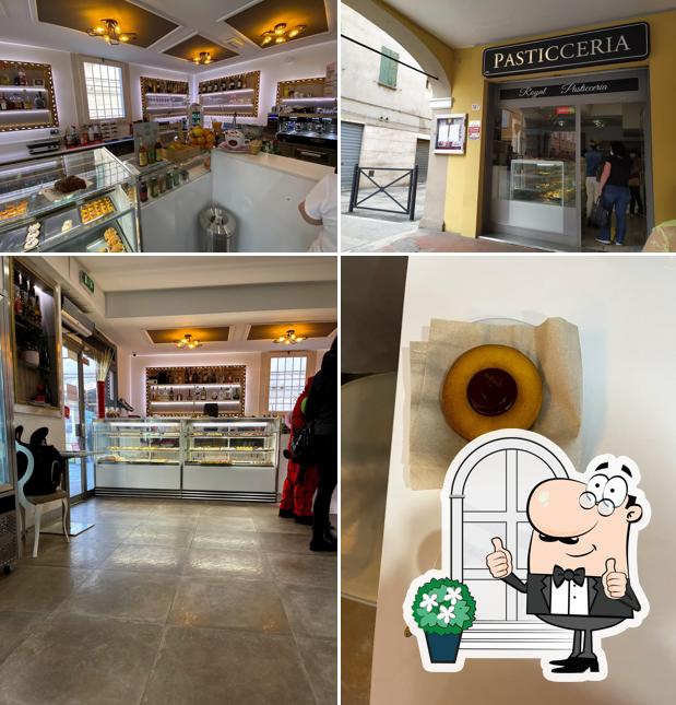 Gli esterni di Royal Cafè