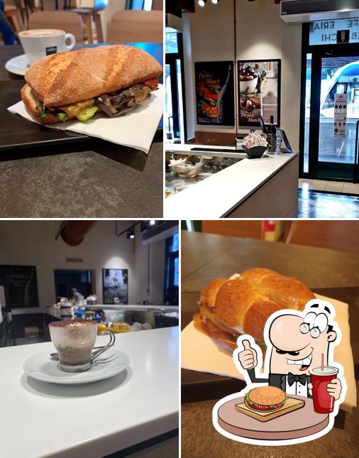 Prova un hamburger a Mokà Cafè Bottega - Belluno
