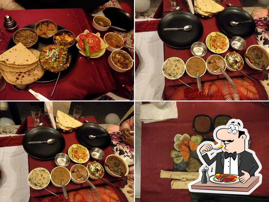 Food at Pakwaan Candlelight Dinner Restaurant