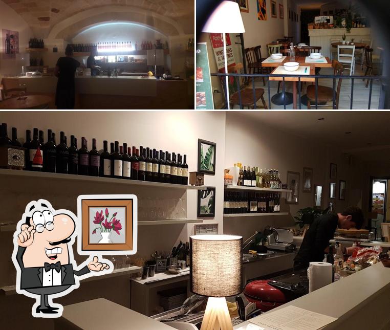 Gli interni di La Strada Del Vino Wine Bistrot