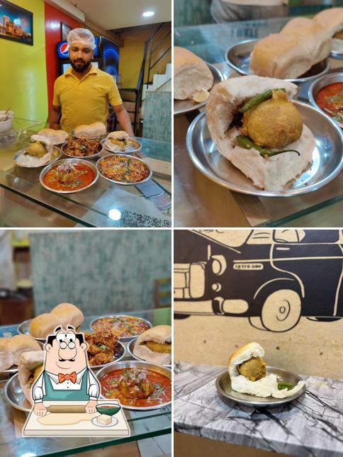 Samosa at Mumbai Local
