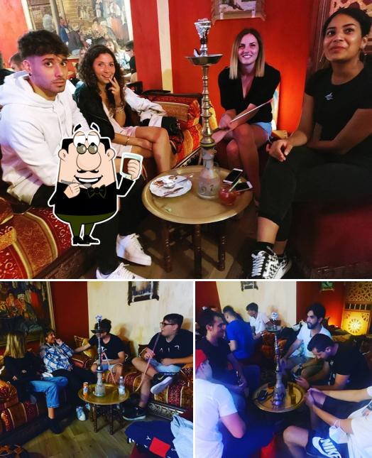 Goditi un drink a Caffè Arabesque