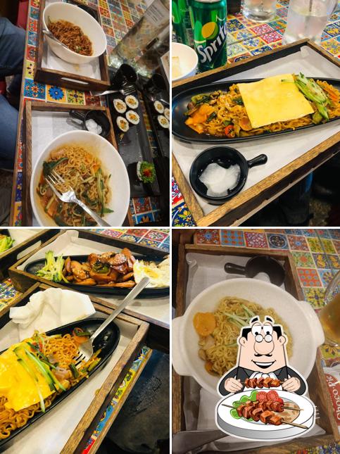 Food at MR. K RAMYUN CAFE