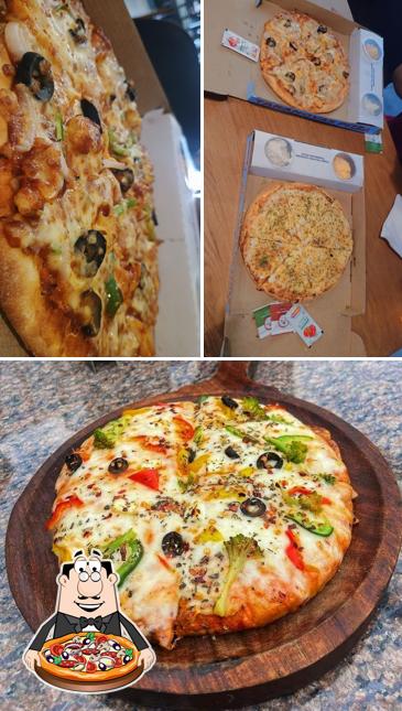 Order pizza at Taranovas Pizza