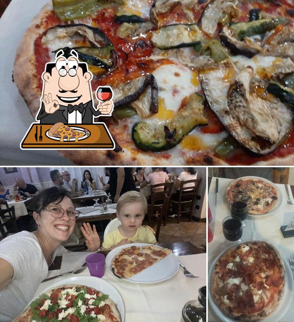 Scegli tra le svariate varianti di pizza