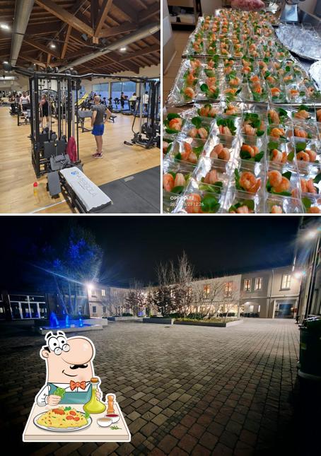 La foto di cibo e esterno da La Pergola