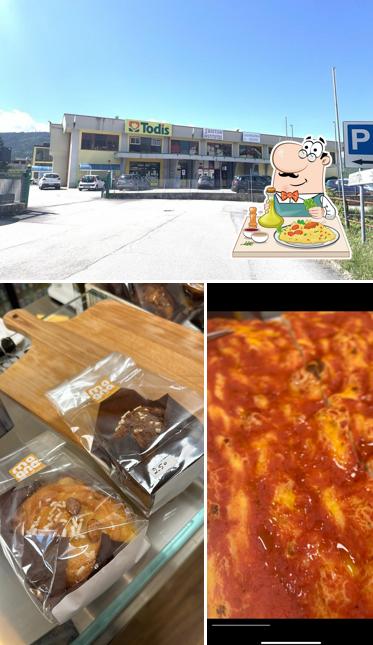 Magna - Pizza, Dolci e Fantasia si caratterizza per la cibo e esterno