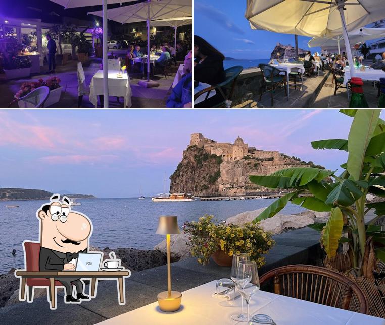 Gli interni di Restaurant Auras