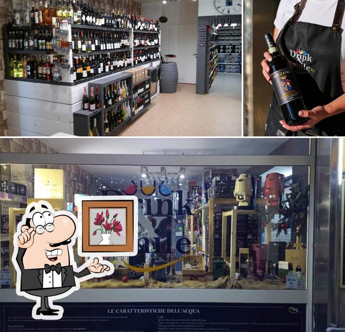 Dai un'occhiata agli interni di Drink&Smile