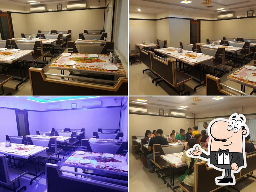 Check out how Hotel wait looks inside