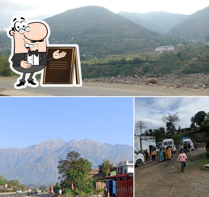 Check out how OM Dhaba looks outside