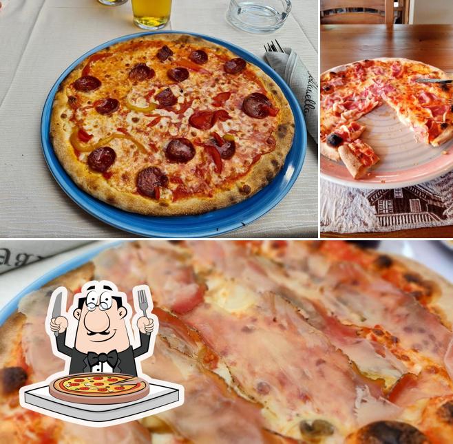 Scegli una pizza a Ristorante Soldanella