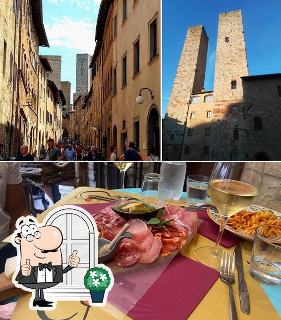Guarda la immagine che raffigura la esterno e cibo di Spizzicheria Le Chicche Toscane